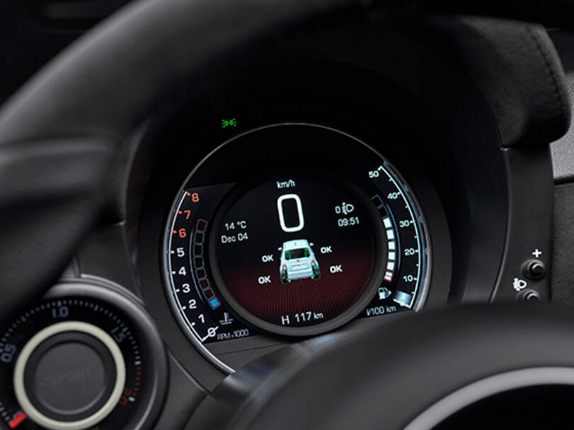 makes.abarth models.695 IMAGE