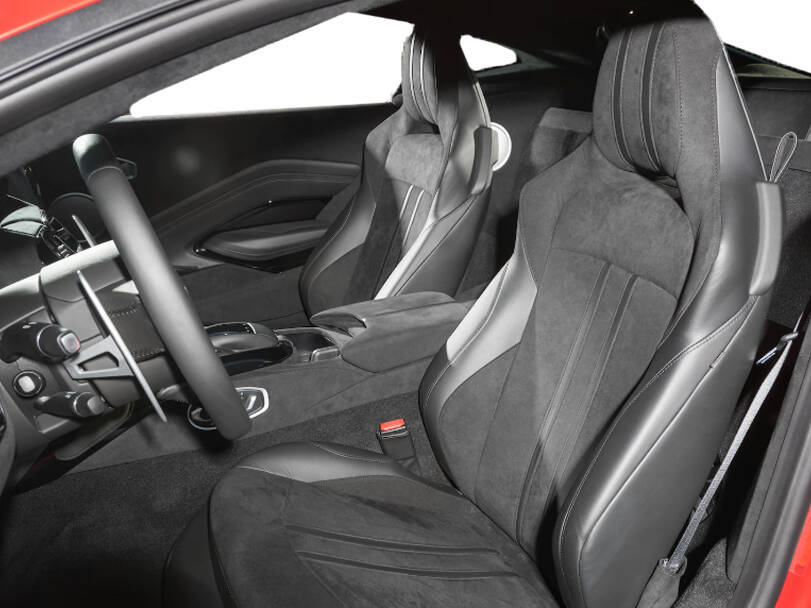 aston-martin v12-vantage IMAGE