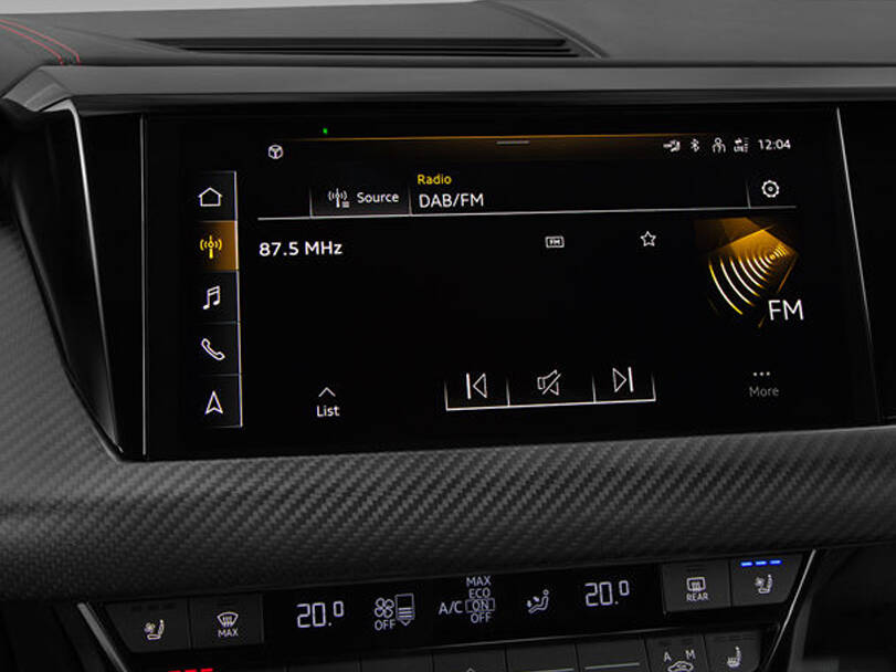 makes.audi models.e-tron IMAGE