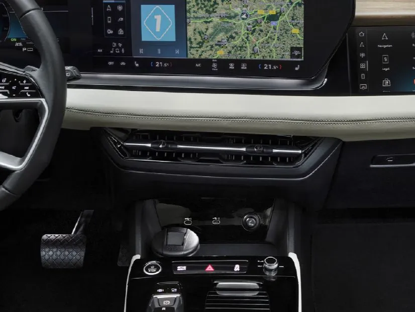 makes.audi models.q6 IMAGE