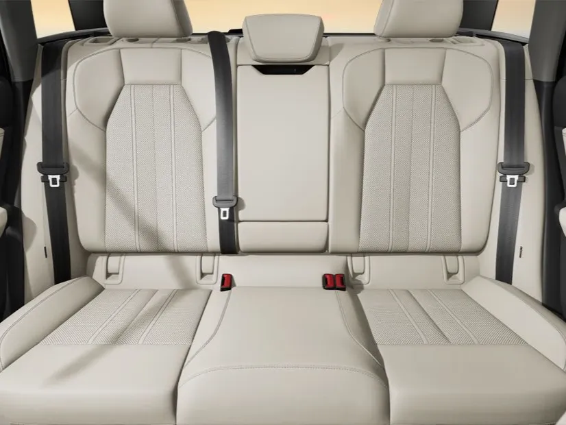 makes.audi models.q6 IMAGE