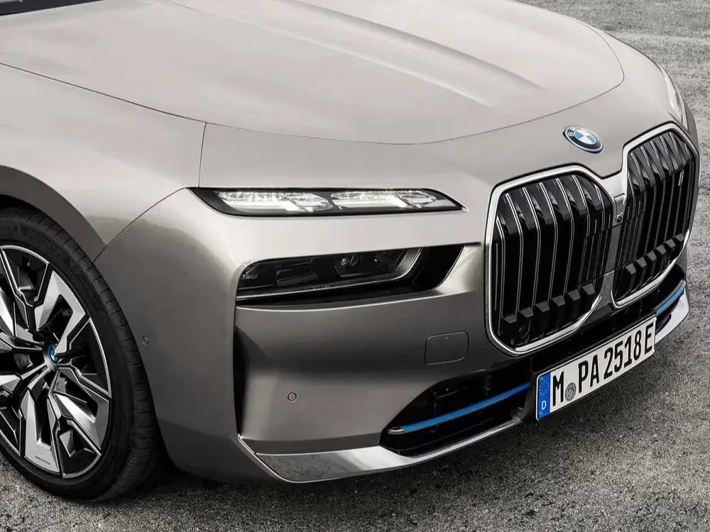 bmw i7 IMAGE