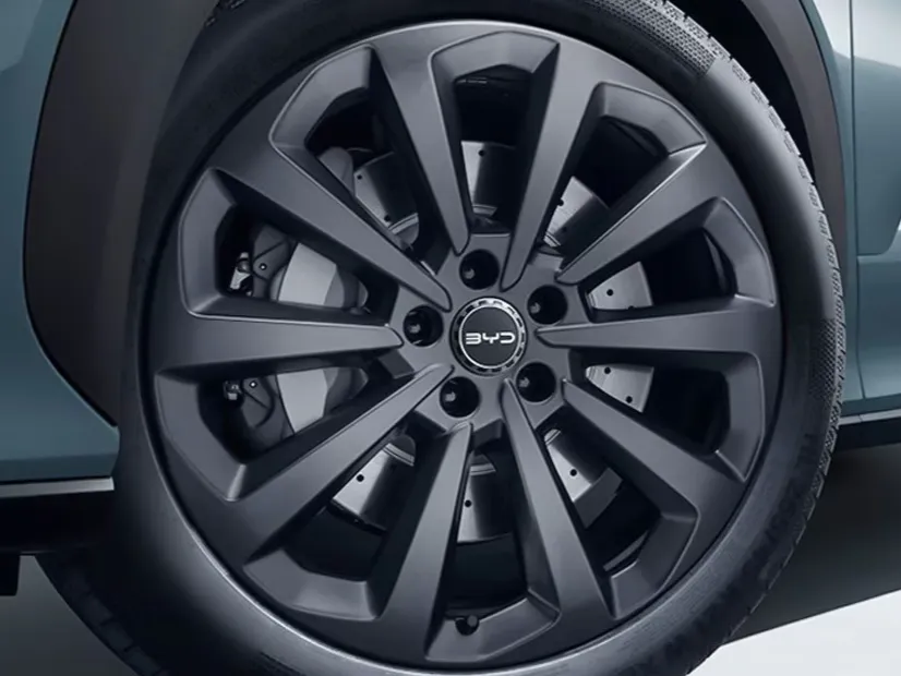 makes.byd models.atto-8 IMAGE