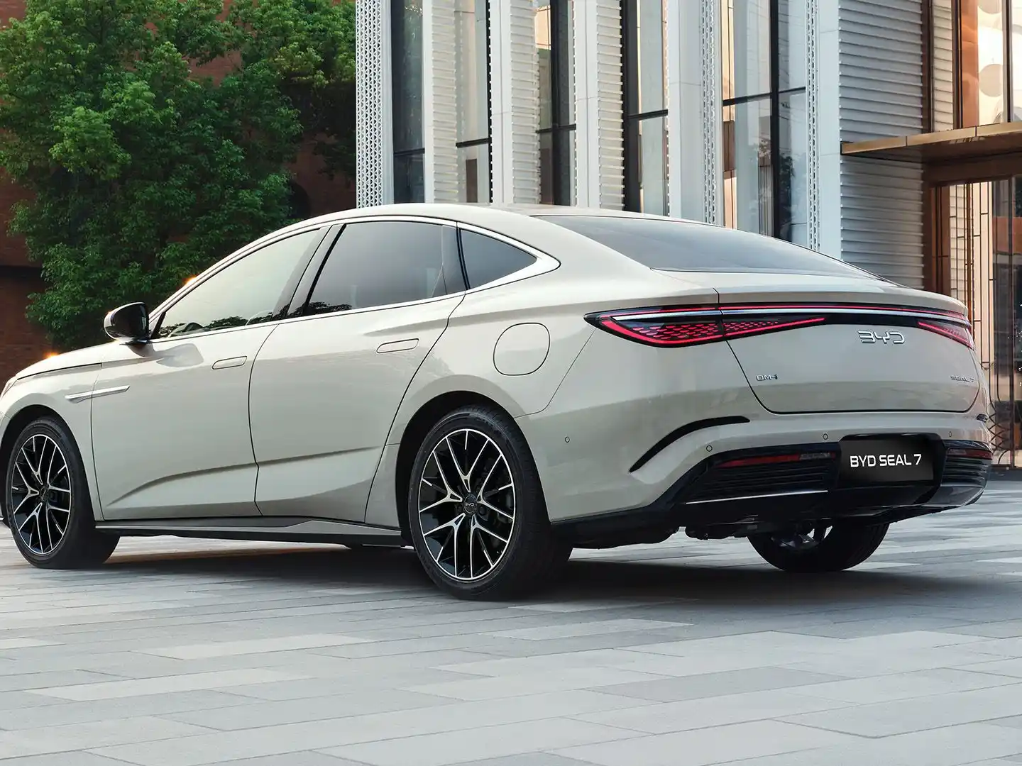 makes.byd models.seal-7 IMAGE