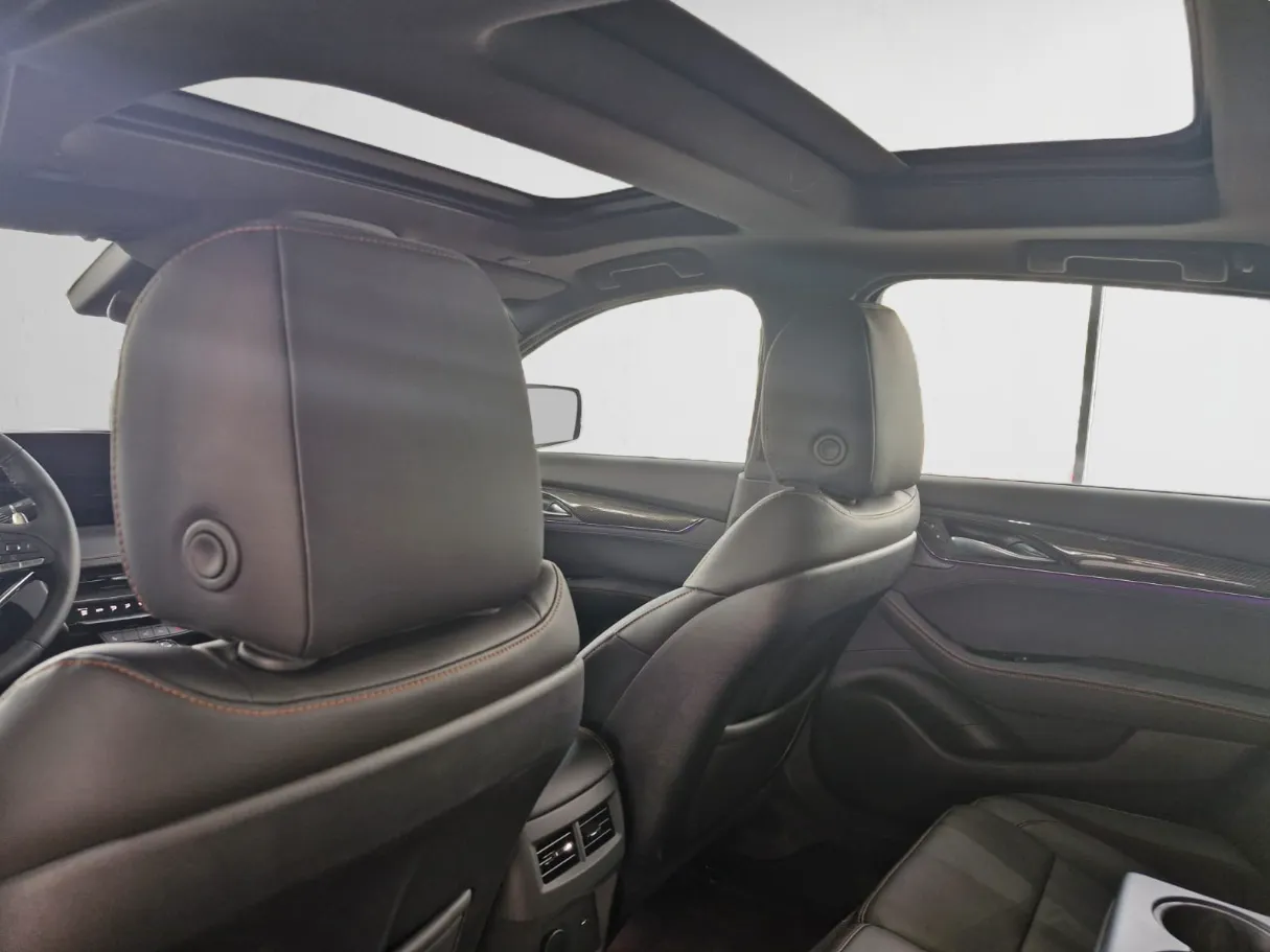 makes.cadillac models.ct5 IMAGE