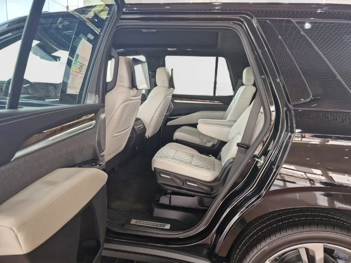 cadillac escalade IMAGE