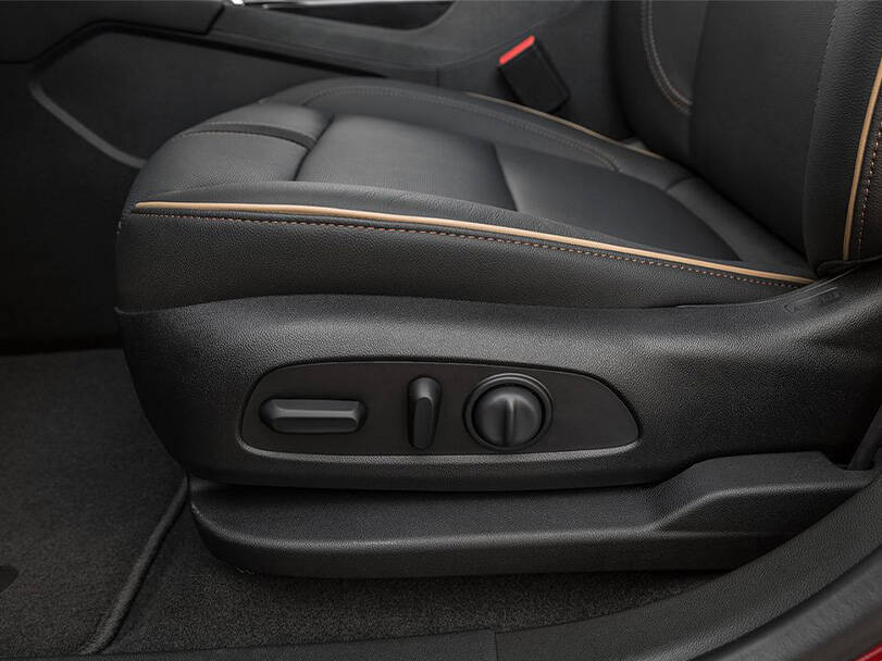 makes.chevrolet models.blazer IMAGE