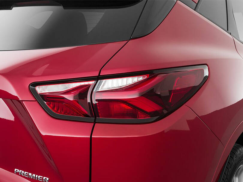 makes.chevrolet models.blazer IMAGE