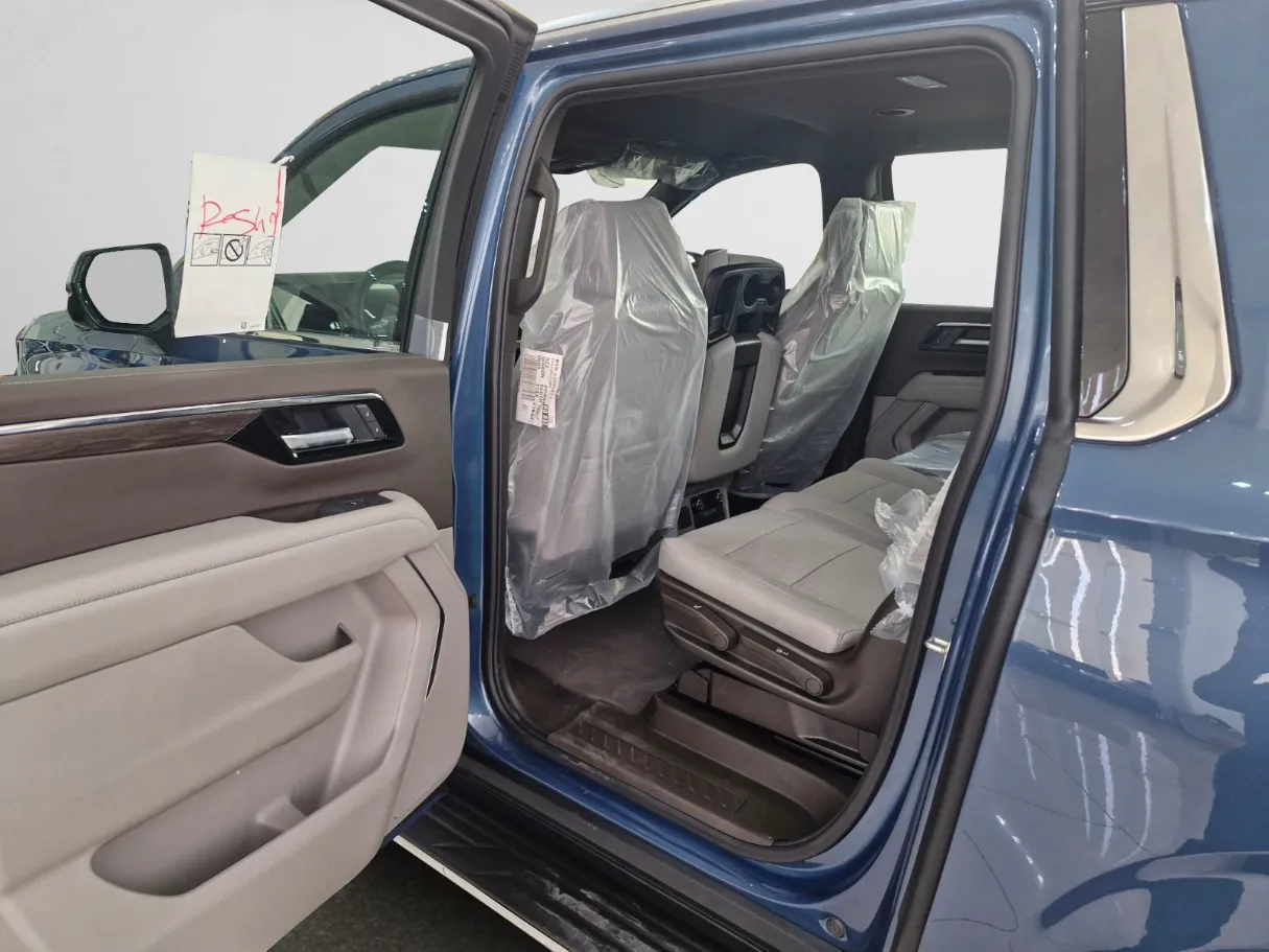 chevrolet suburban IMAGE