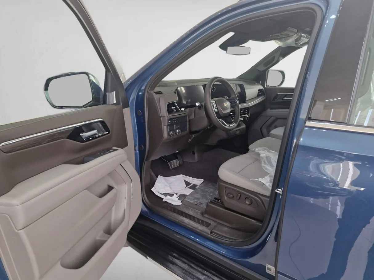 chevrolet suburban IMAGE
