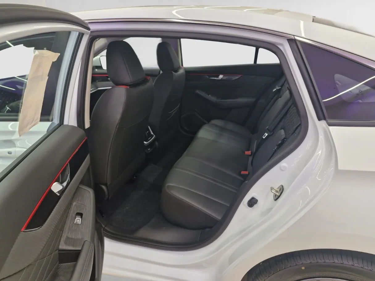 makes.dongfeng models.shine-max IMAGE