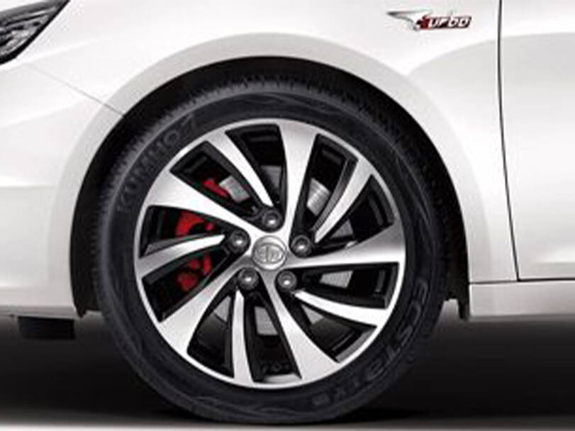 makes.faw-bestune models.b70 IMAGE