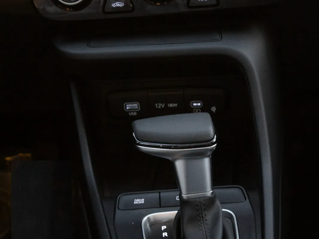 makes.hyundai models.accent IMAGE