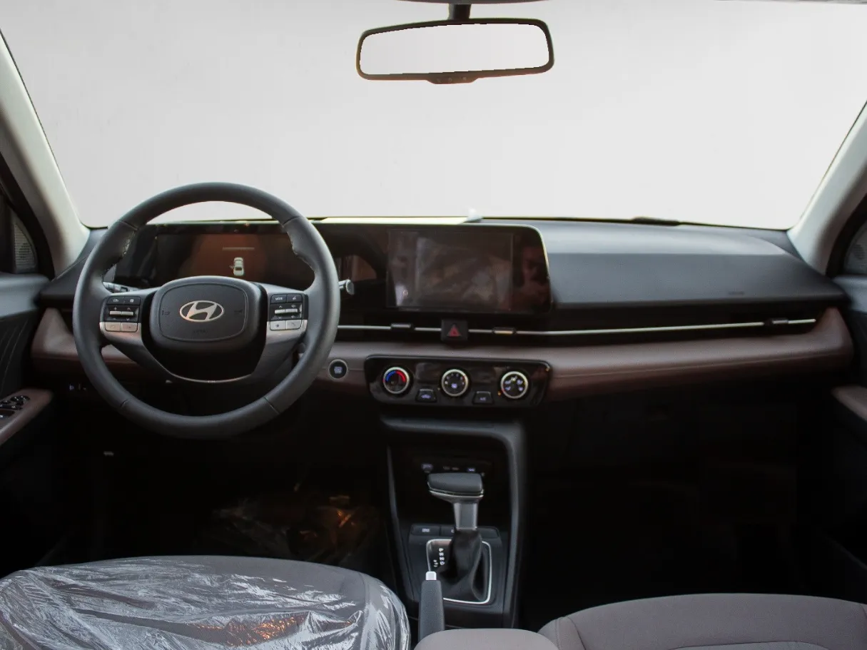 makes.hyundai models.accent IMAGE