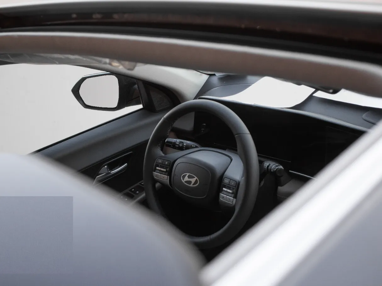 makes.hyundai models.accent IMAGE