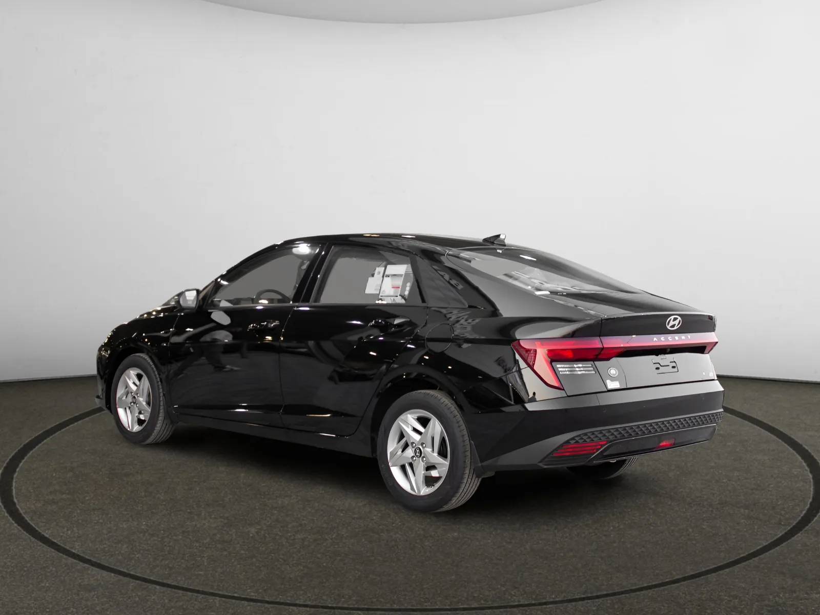 makes.hyundai models.accent IMAGE