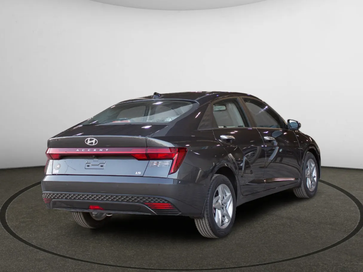 makes.hyundai models.accent IMAGE