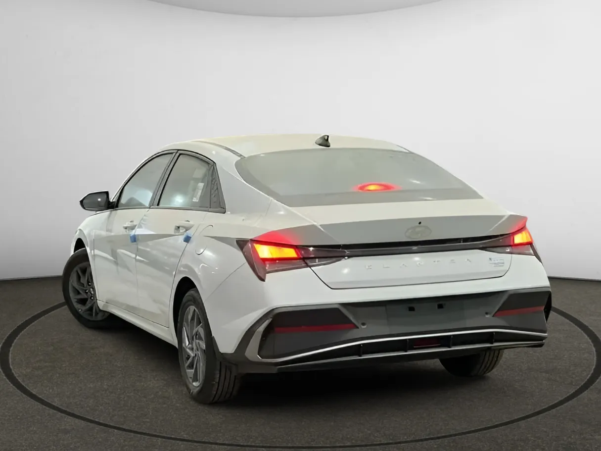 hyundai elantra IMAGE