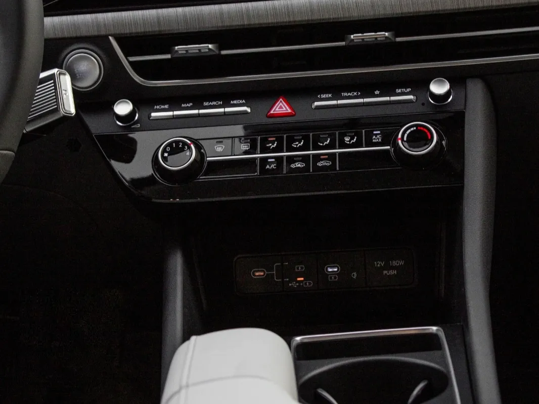 makes.hyundai models.sonata IMAGE