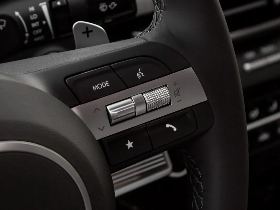 makes.hyundai models.sonata IMAGE