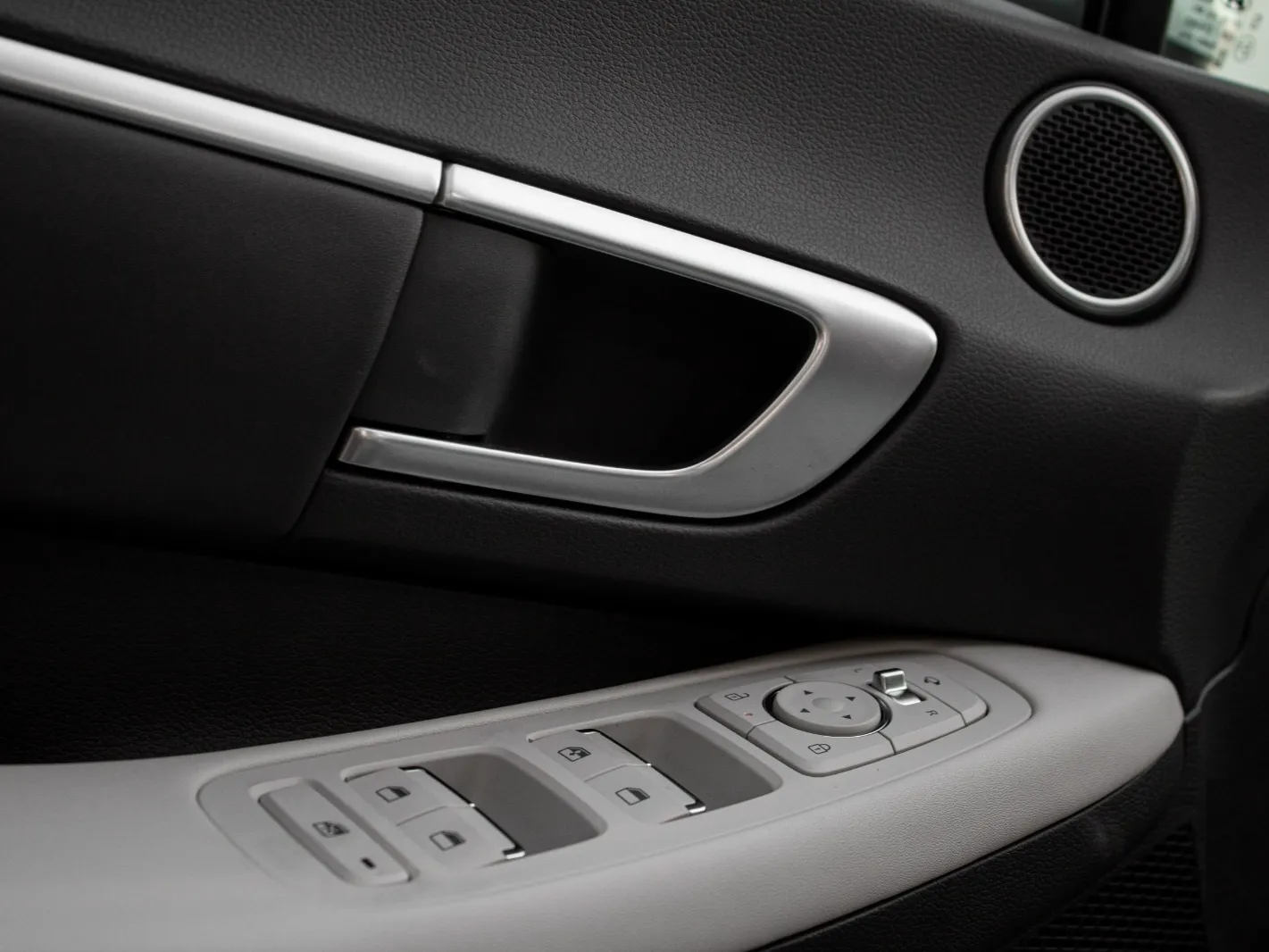 makes.hyundai models.sonata IMAGE