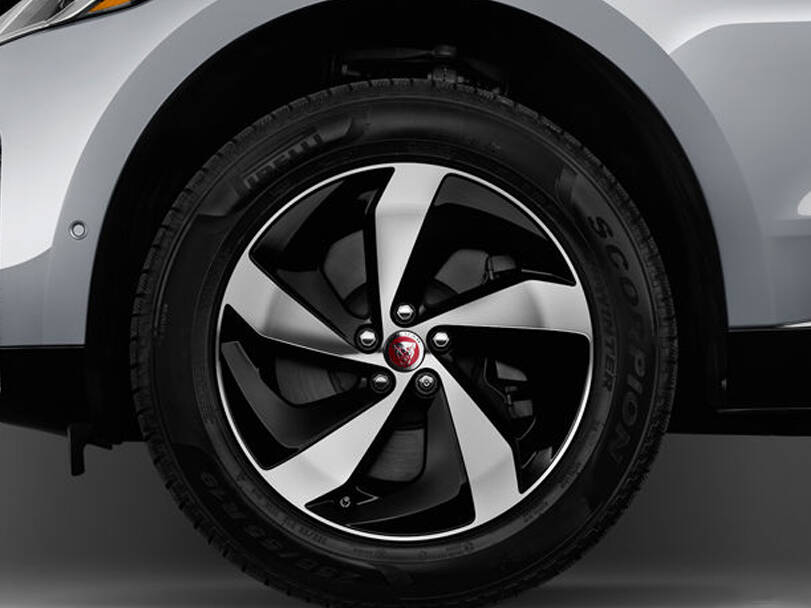 makes.jaguar models.f-pace IMAGE