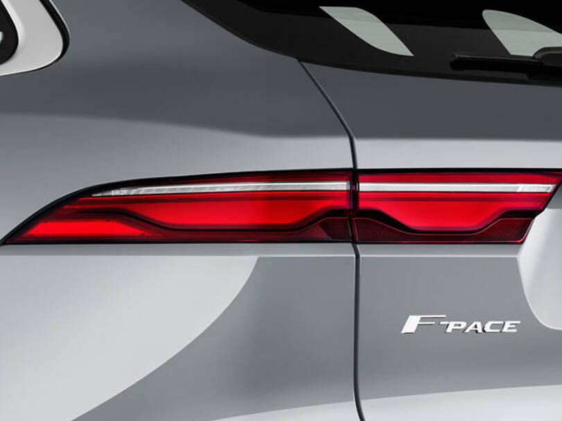 makes.jaguar models.f-pace IMAGE