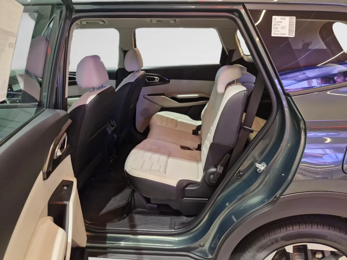 kia carens IMAGE