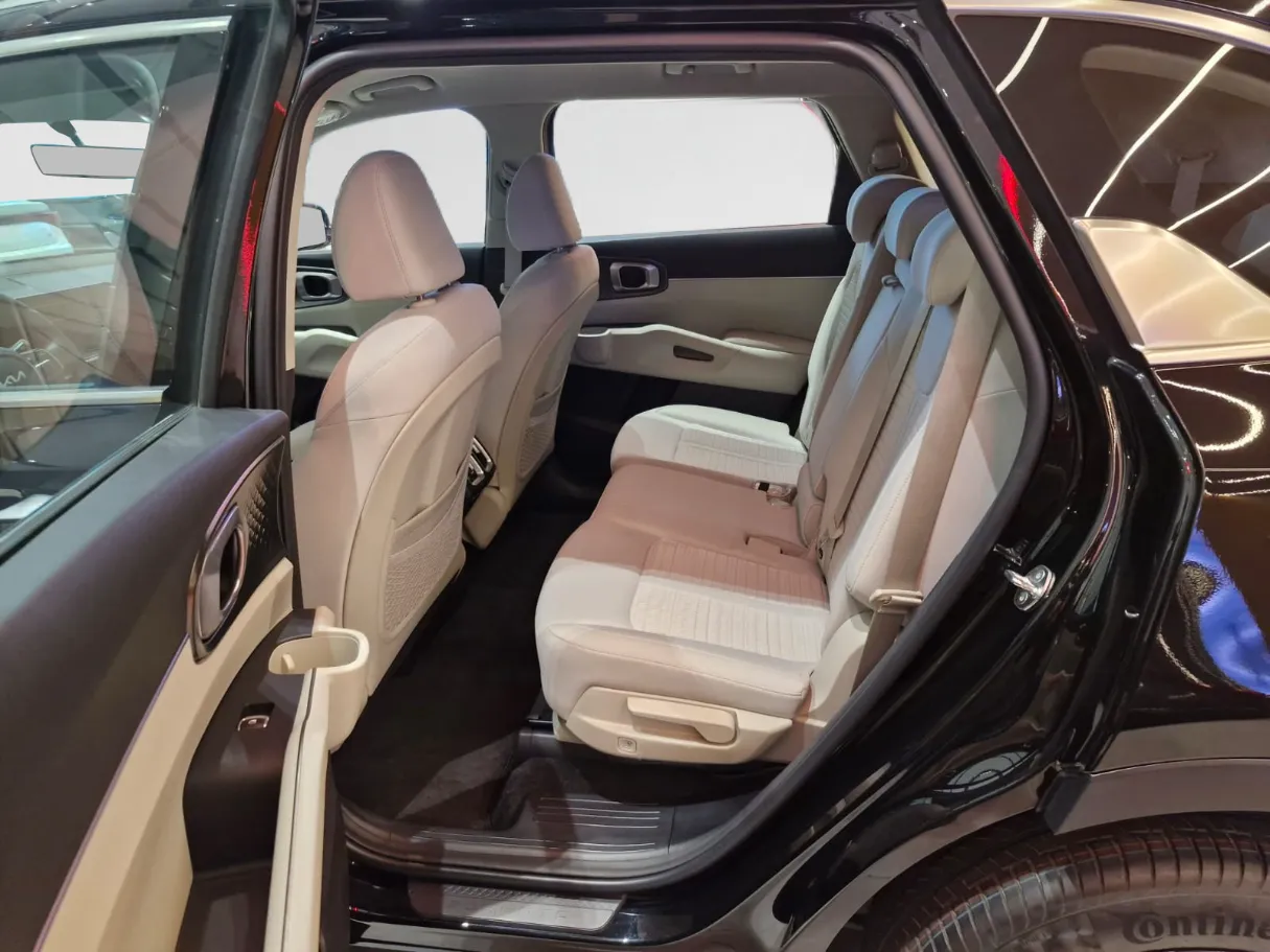 makes.kia models.sorento IMAGE