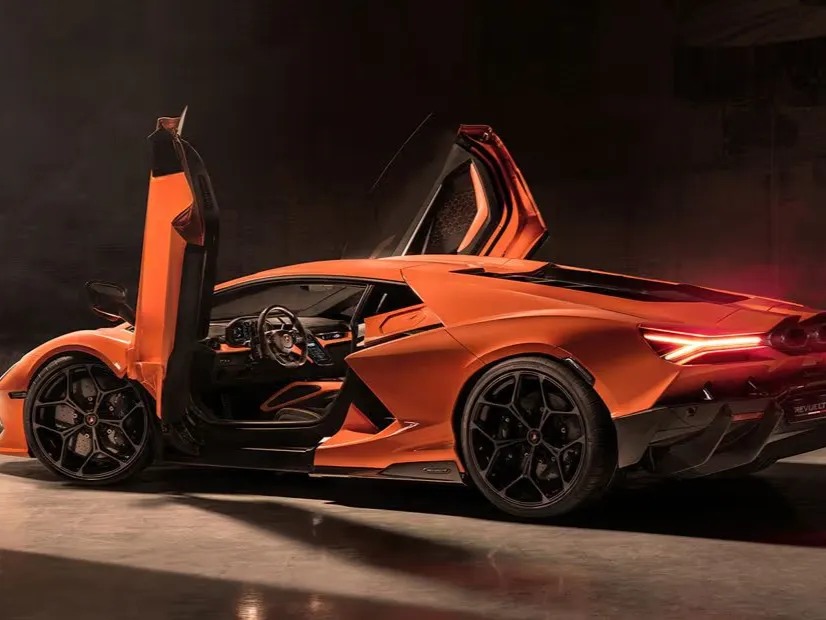 lamborghini revuelto IMAGE