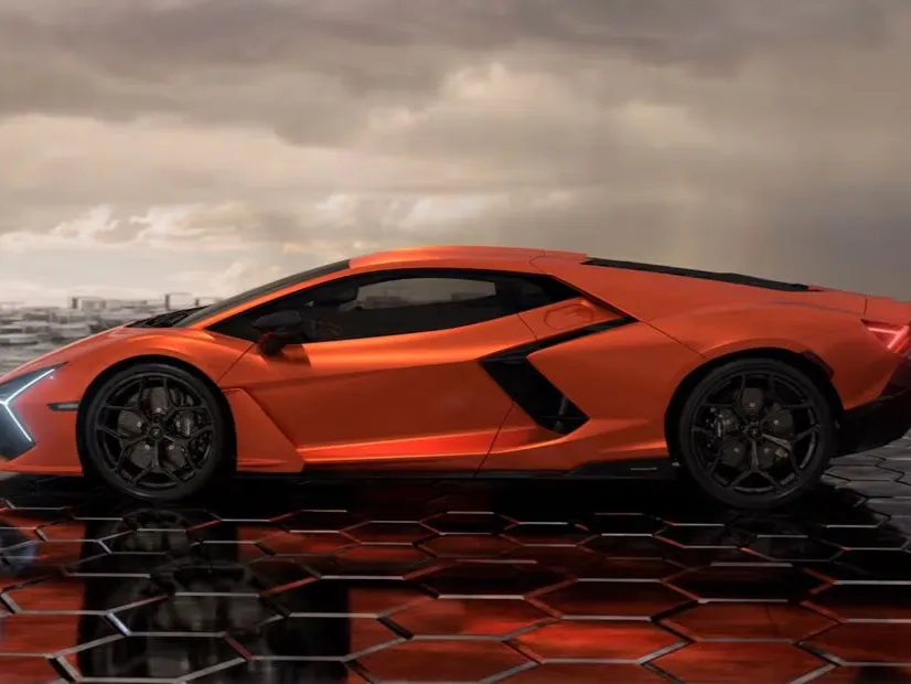 lamborghini revuelto IMAGE