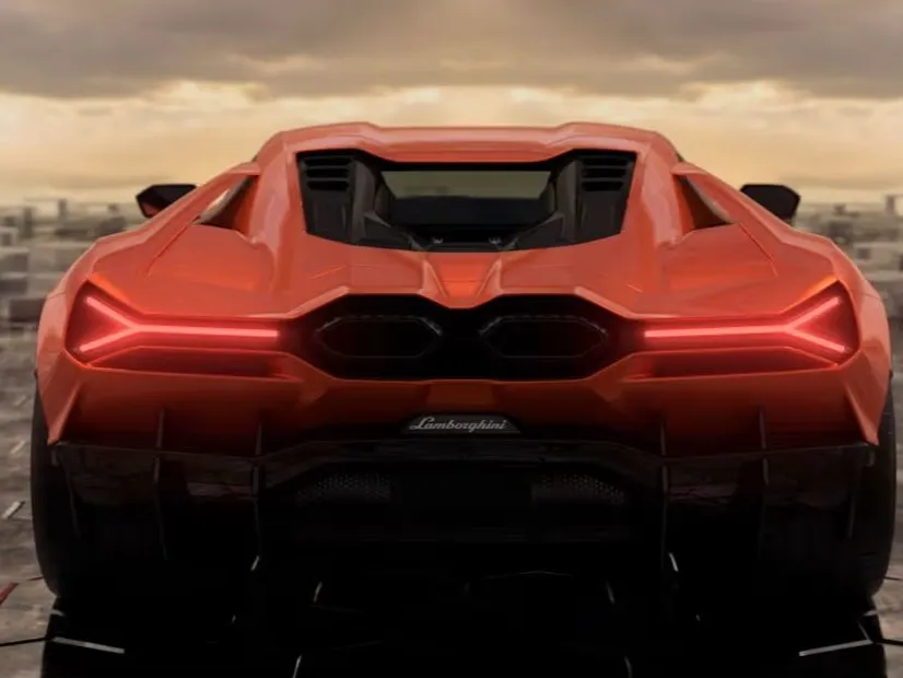 lamborghini revuelto IMAGE