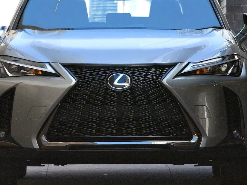 makes.lexus models.ux200 IMAGE