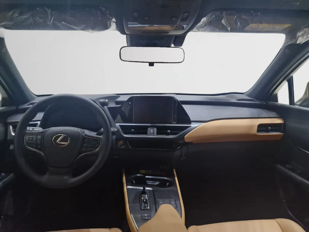 makes.lexus models.ux300h IMAGE