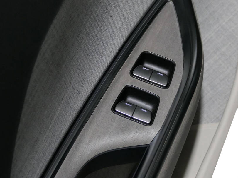 makes.lucid models.air IMAGE