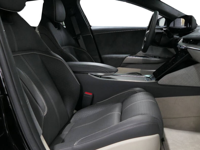 makes.lucid models.air IMAGE