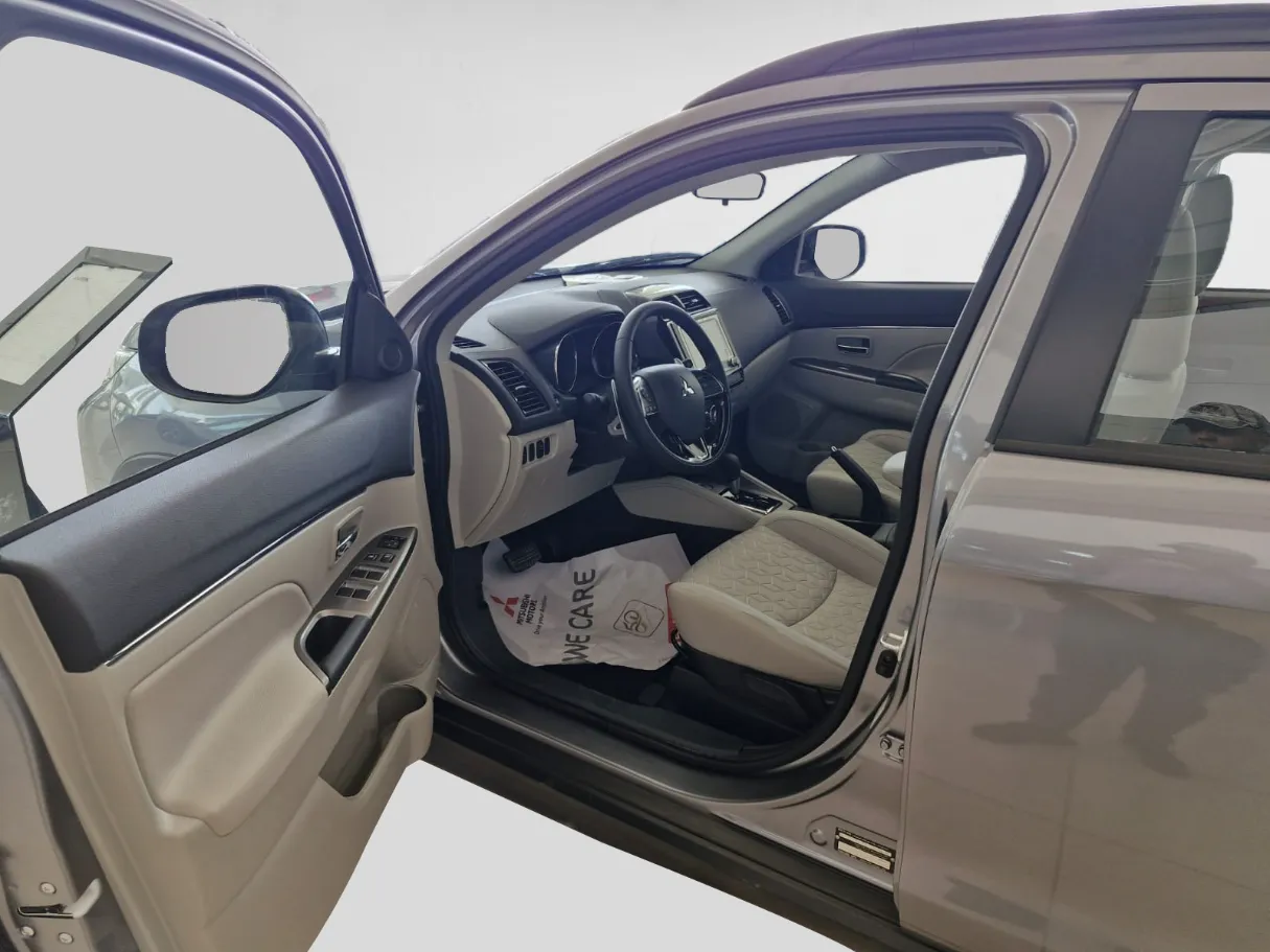 mitsubishi asx IMAGE