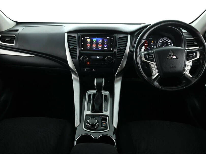 mitsubishi pajero IMAGE