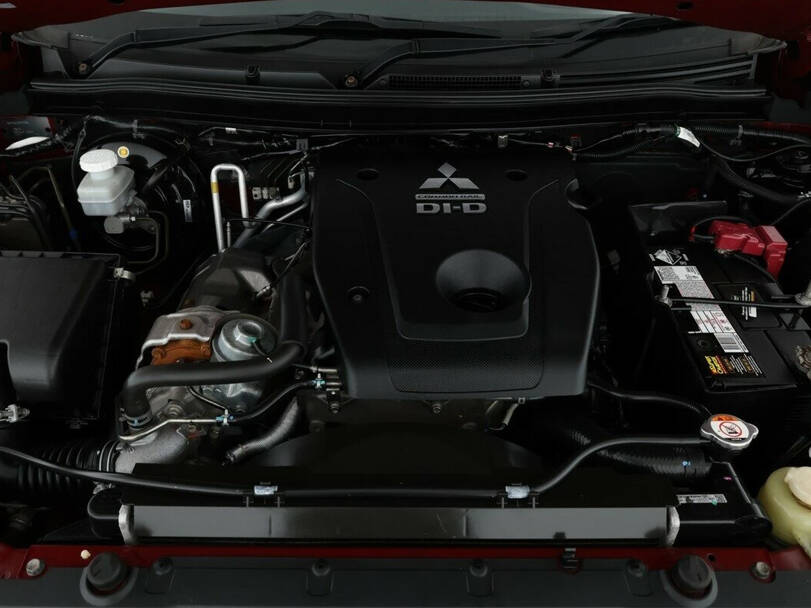 mitsubishi pajero IMAGE