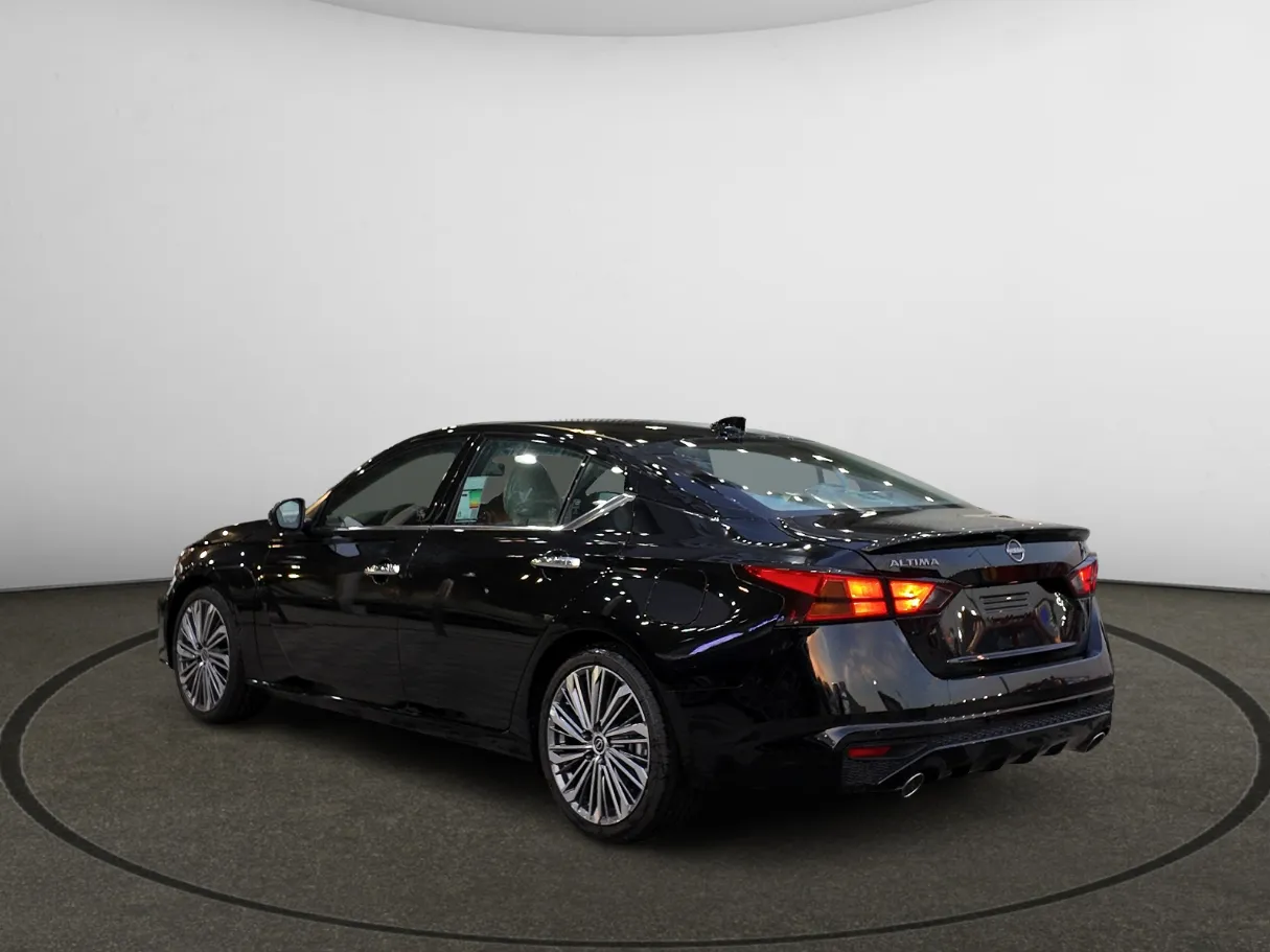 makes.nissan models.altima IMAGE