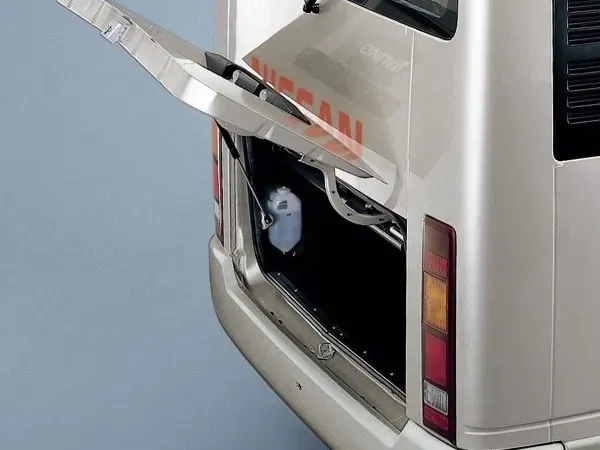 makes.nissan models.civilian IMAGE