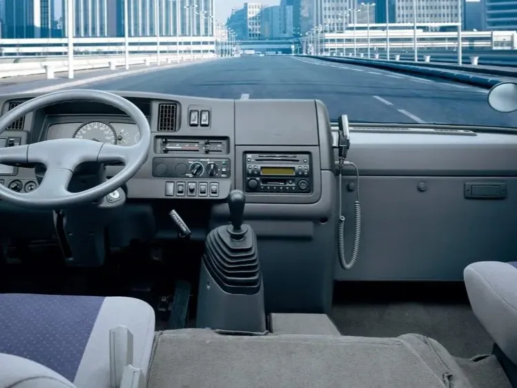 makes.nissan models.civilian IMAGE