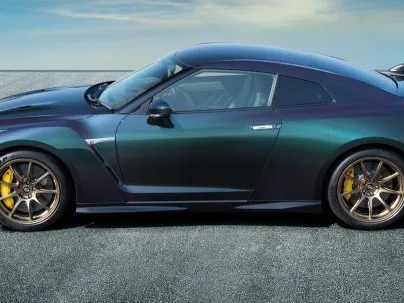 makes.nissan models.gt-r IMAGE