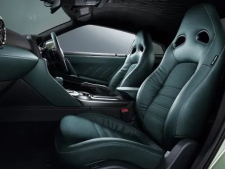 makes.nissan models.gt-r IMAGE