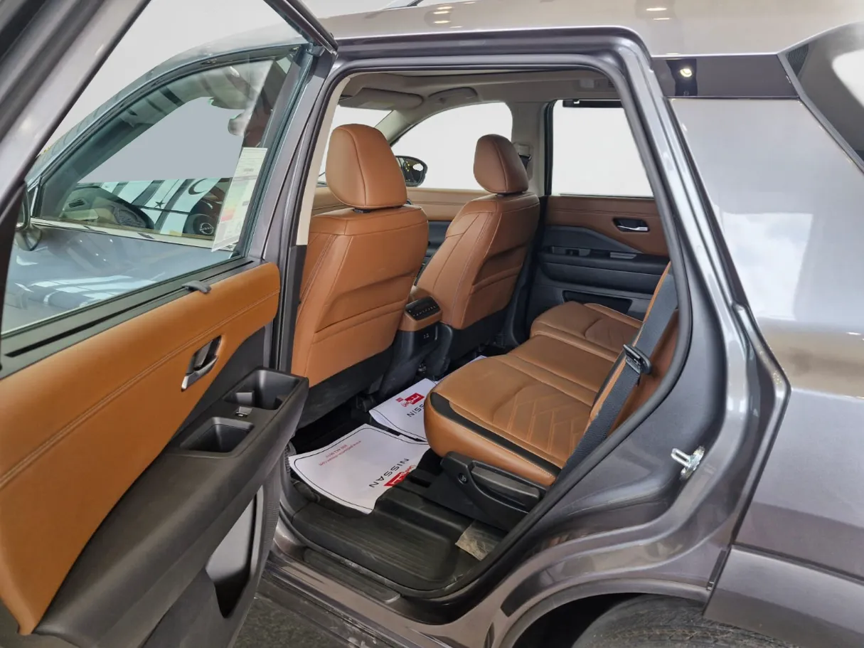 nissan pathfinder IMAGE
