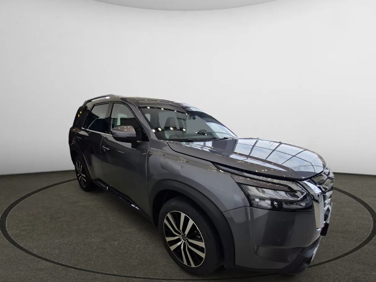 nissan pathfinder IMAGE