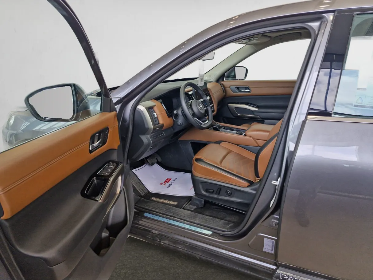 makes.nissan models.pathfinder IMAGE