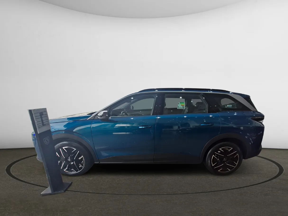 makes.peugeot models.5008 IMAGE