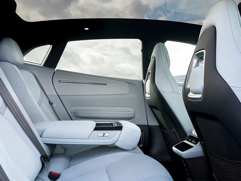 makes.polestar models.4 IMAGE