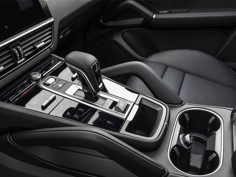 makes.porsche model_series.cayenne IMAGE